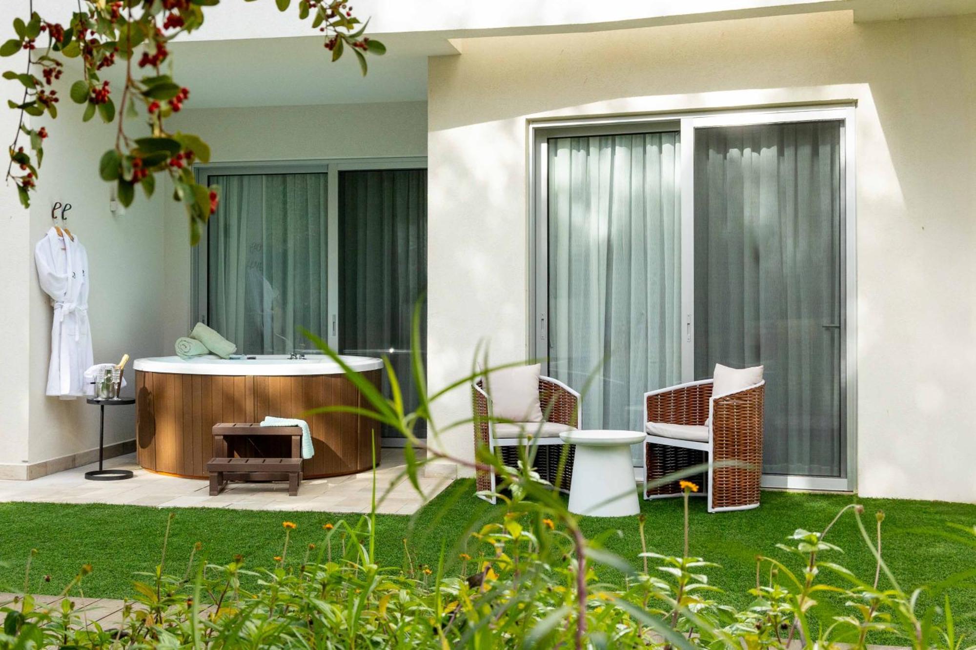 Almond Hotel - Adults Only Neve Ilan Exterior foto